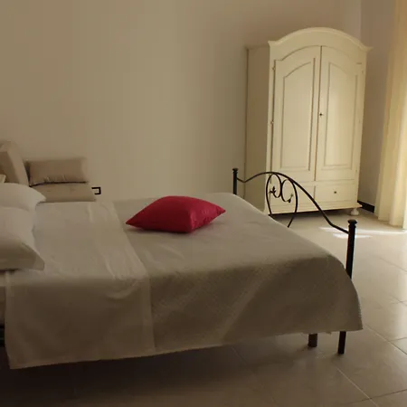 Πανσιόν Fiori D'amare 3*